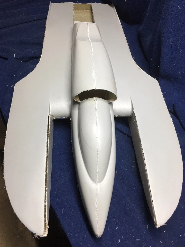1/8 Scale 1990 Miss Circus Circus Fiberglass RC BOAT HULL DECK & COWL USA MADE ! - Image 4 of 4