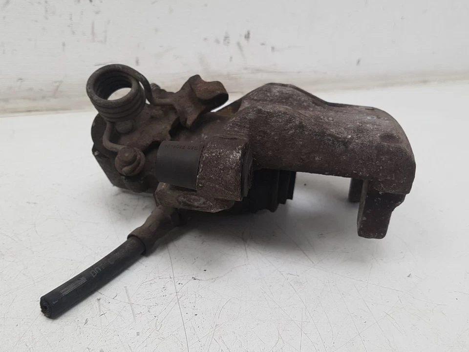 PINZA FRENO TRASERO LADO PASAJERO VOLVO C30 V50 S40 C70 04-2012 LH UK N/S/R Foto 3 de 4