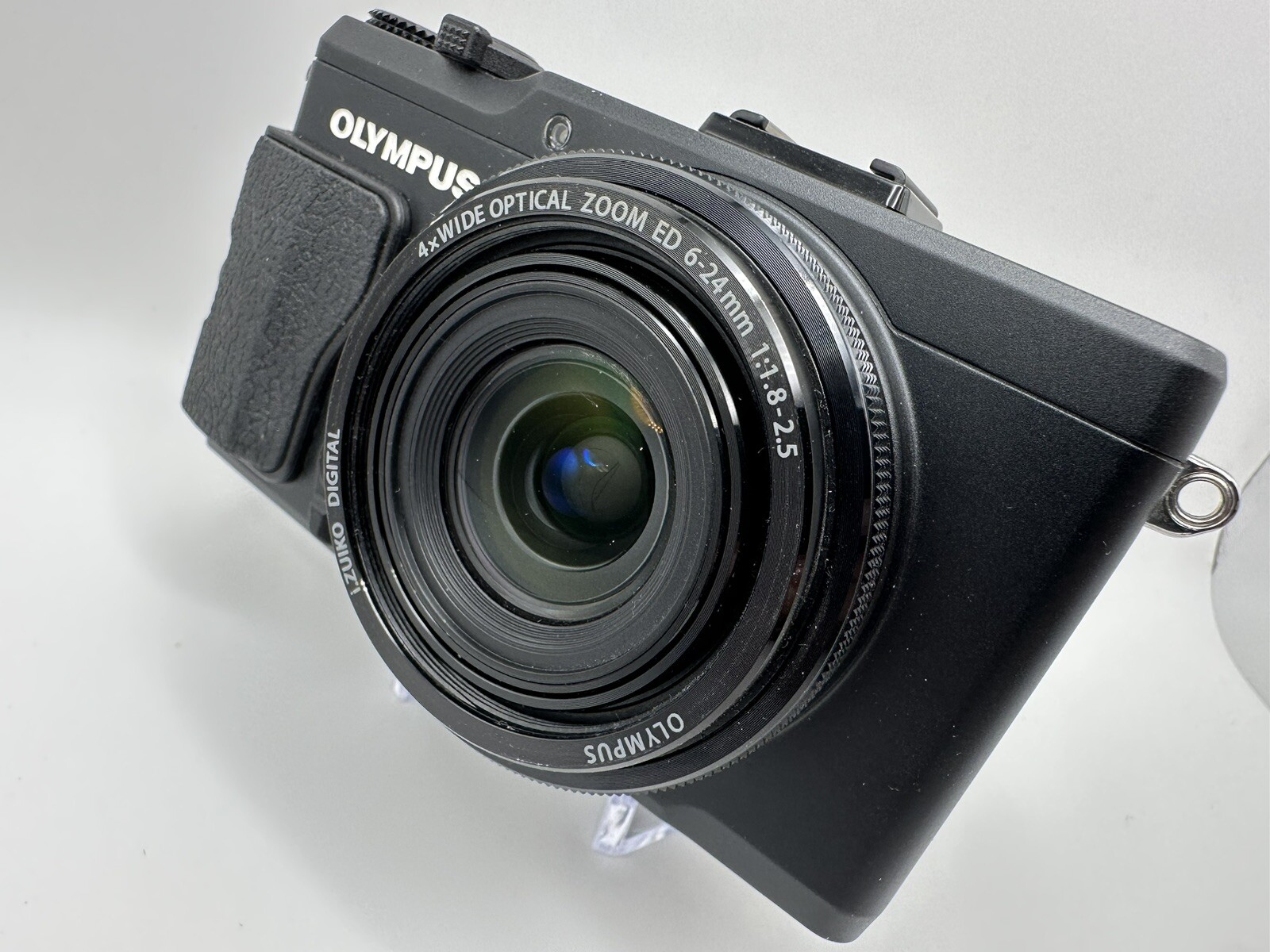 Olympus Stylus XZ-2 12.0MP Black Digital Camera – Read And See