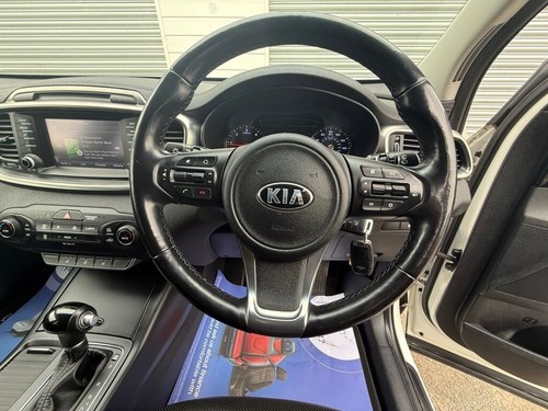 2017 Kia Sorento 2.2 CRDi KX-2 SUV 5dr Diesel Auto AWD Euro 6 (s/s) (197 bhp) ES - Picture 2 of 21