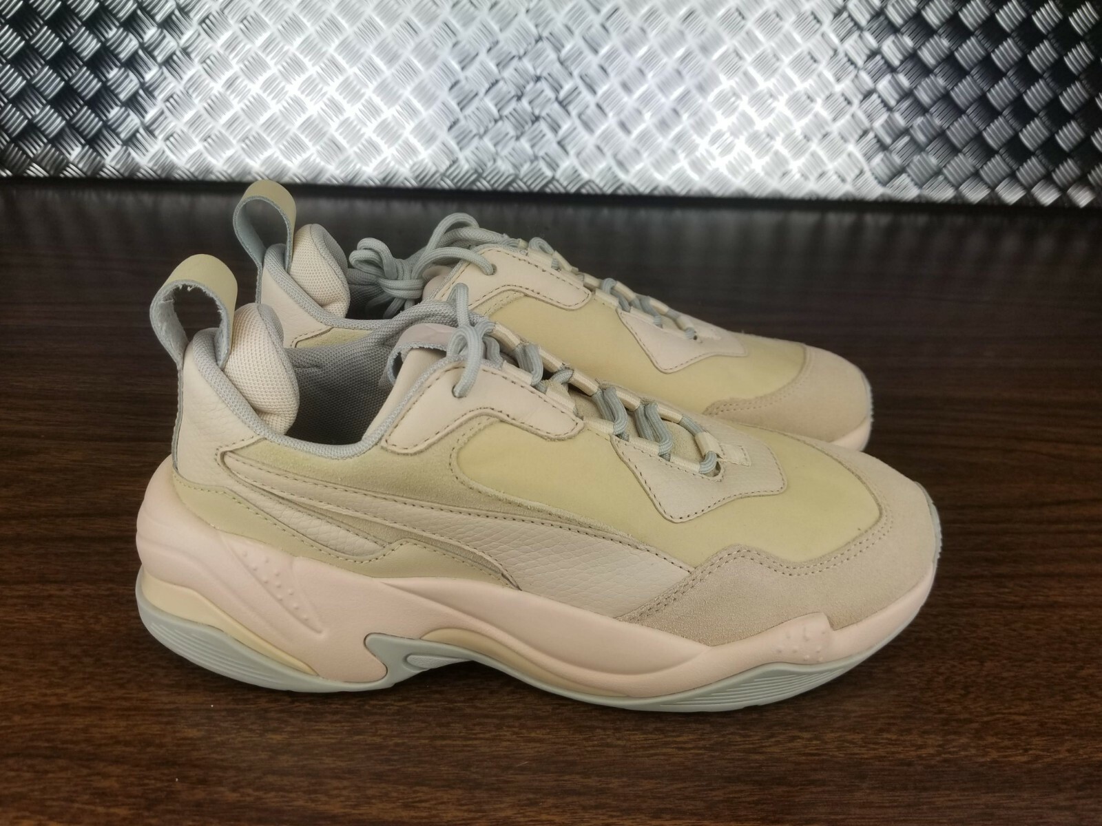 Womens Puma Thunder Desert Sneakers - tiendamia.com