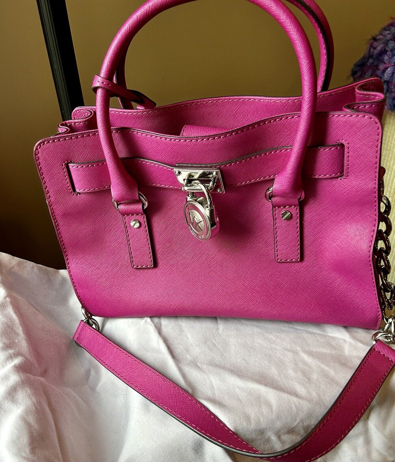 michael kors large hamilton handbag. Hot Pink. Authentic. Chain