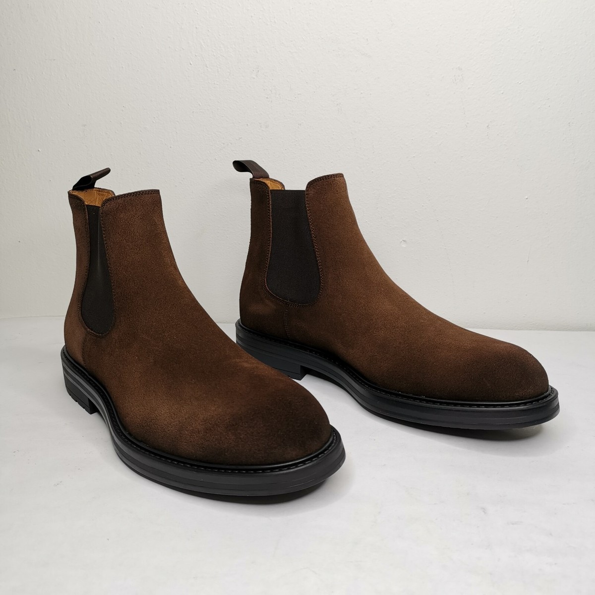 Magnanni Bonn Chelsea Suede Leather Boot Men display picture 1