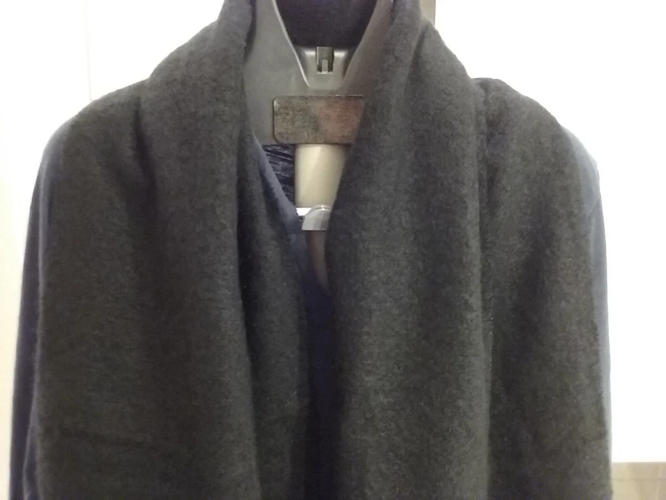 DKNY black thick fluffy Scarf, chunky fringe, reversible, rectangle, large, BNWT - image 3 of 4