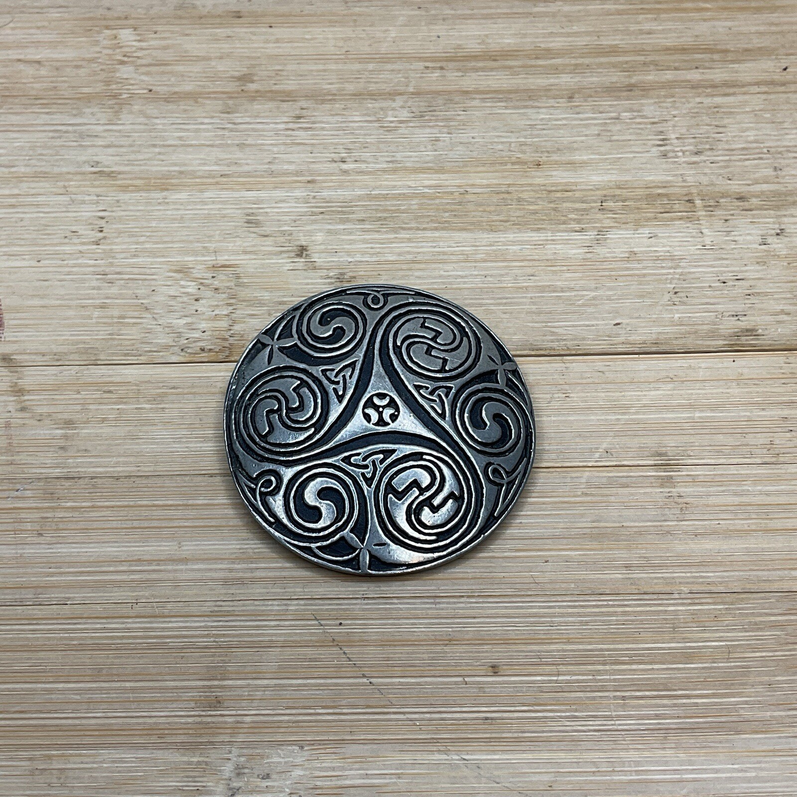 Vintage St. Justin Pewter Celtic SJC ROUND Pin Brooch S187