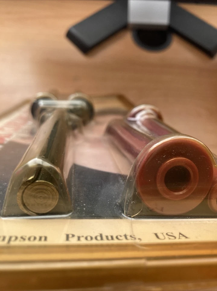 Estufa rizadora térmica Thompson Pro plancha tamaño 13/32" con juego de mangos de color gratis. Foto 4 de 4