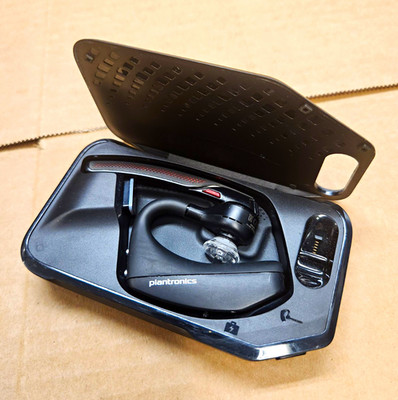 Plantronics Voyager 5200 Bluetooth Ear-Hook Headset w/ Case & USB Dongle