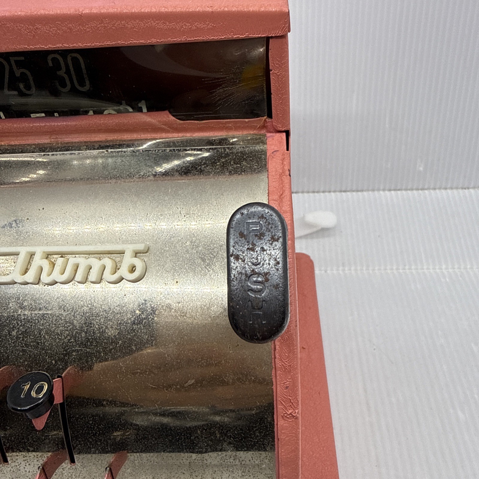 как выглядит Tom Thumb Pink Metal Cash Register 60s Western Stamping Co Model 1549 фото