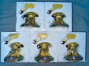 Pokemon Center: Pikachu Moods - Scared Figure, Statuetta In Resina 10,6x10,9x10,1 Cm - 4