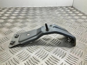 VW JETTA MK6 162, 163 Kotflügelhalter vorne links 5C6821137 1.60 34728479