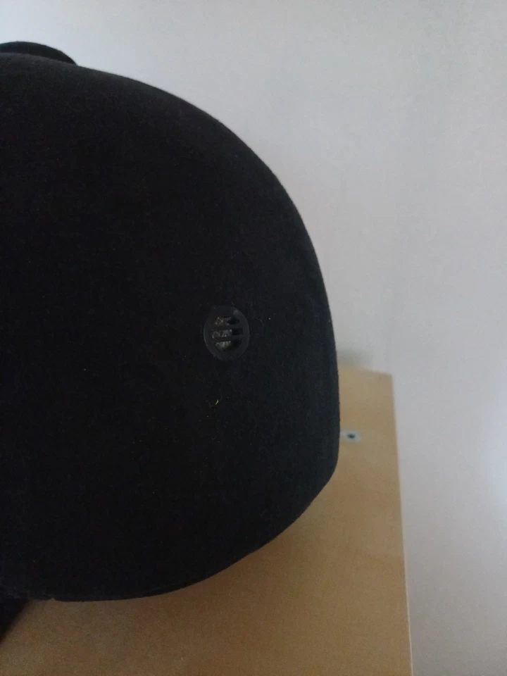 Schwarzer SAMT Reiterhelm GR.59 VON Knightsbridge In Schwarz GEBRAUCHT ABER TOP - Bild 4 von 4