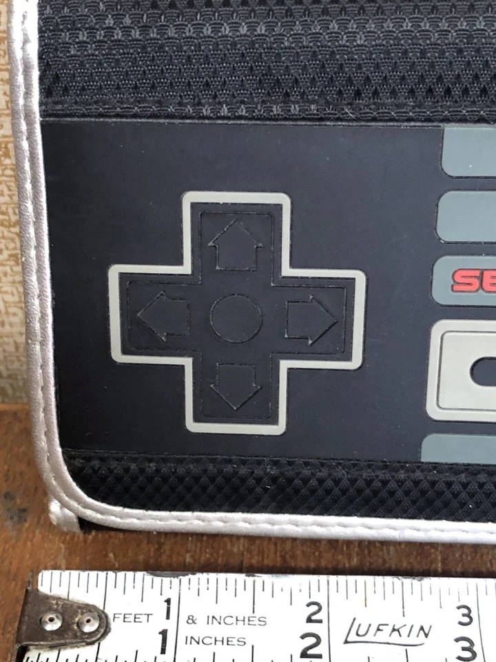 Retro 2013 Nintendo NES Controller Tri-Fold Trifold Wallet - Image 3 of 4