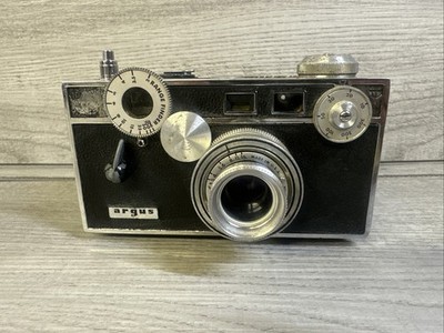 VINTAGE Argus C3 BRICK f/3.5 35mm CAMERA 50mm Lens Untested