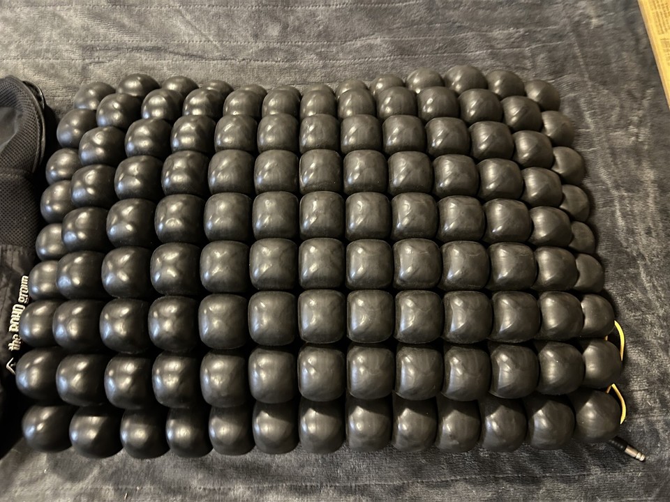 ROHO WHEELCHAIR CUSHION 1RLGLPC 23.75" x 16.75" x 2.25" WITH COVER "NO