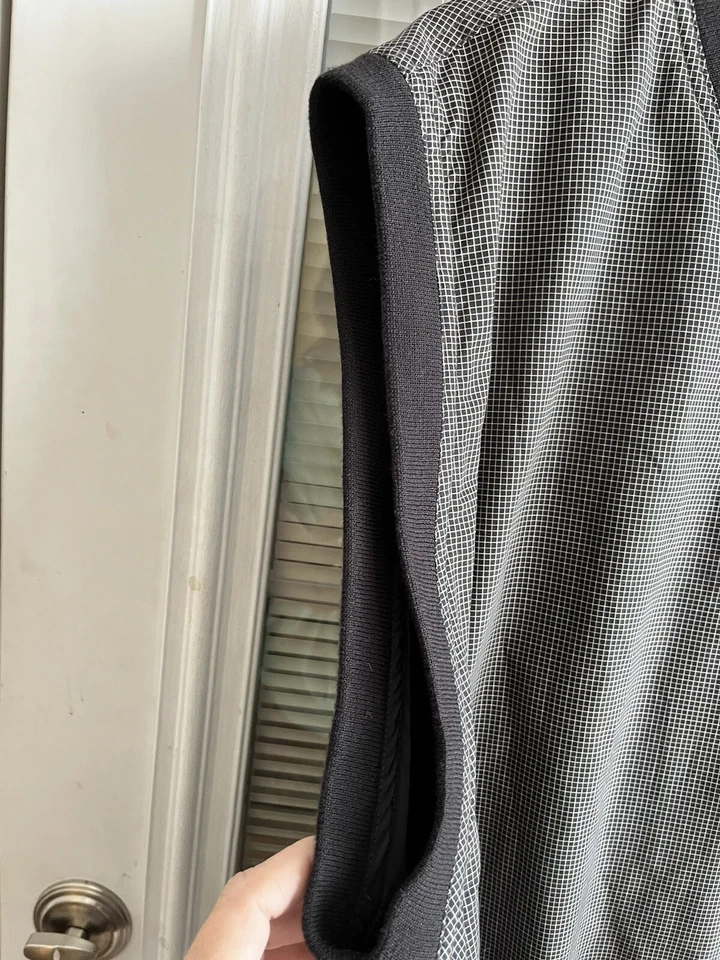 Chaleco Jantzen resistente a la intemperie forrado negro a cuadros cuello en V golf talla XL de colección usado en excelente estado Foto 4 de 4