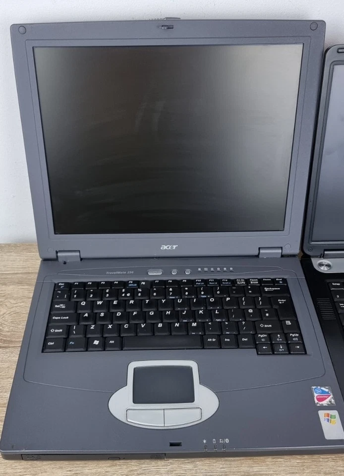 Vintage Laptop Bundle Acer TravelMate 290 And Packard Bell Parts Only. - Image 2 of 4