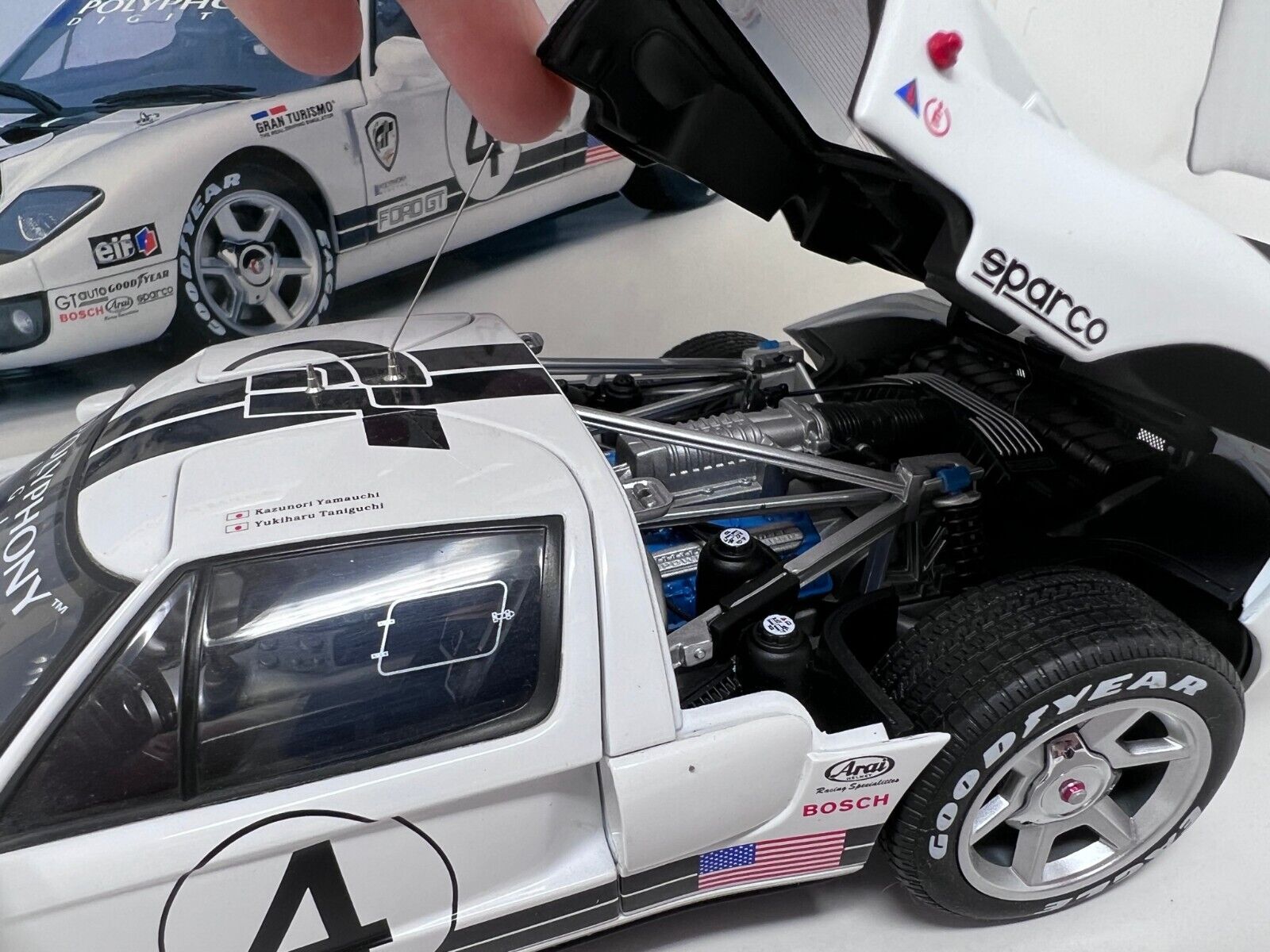 1/18 AUTOart Ford GT LM Race Car Spec II #4 Gran Turismo White #80515 (ea2)