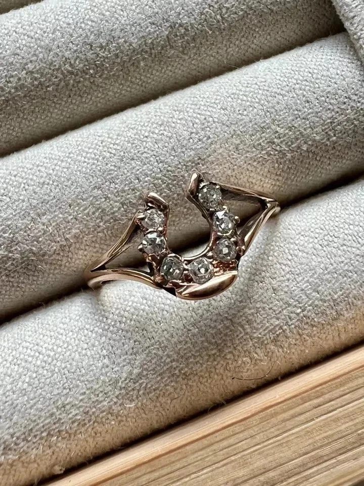 Anillo para mujer herradura de diamantes creado en laboratorio de 2 quilates enchapado en oro amarillo de 14 quilates Foto 3 de 3