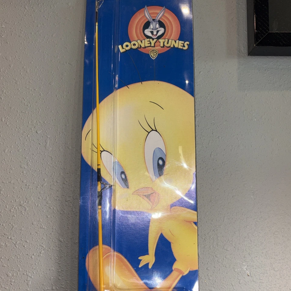 Shakespeare 2000 Warner Bros Tweety Bird Child’s Fishing Pole & Tackle Box - Image 4 of 4