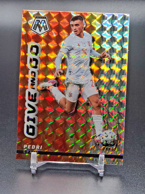2021-22 Panini Mosaic Qatar FIFA Mosaic Pedri Prizm Give and Go Insert Silver