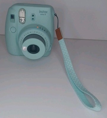 Fujifilm Instax Mini 9 Sofortbildkamera - voll funktionsfähig mit etwas Film Pe geladen