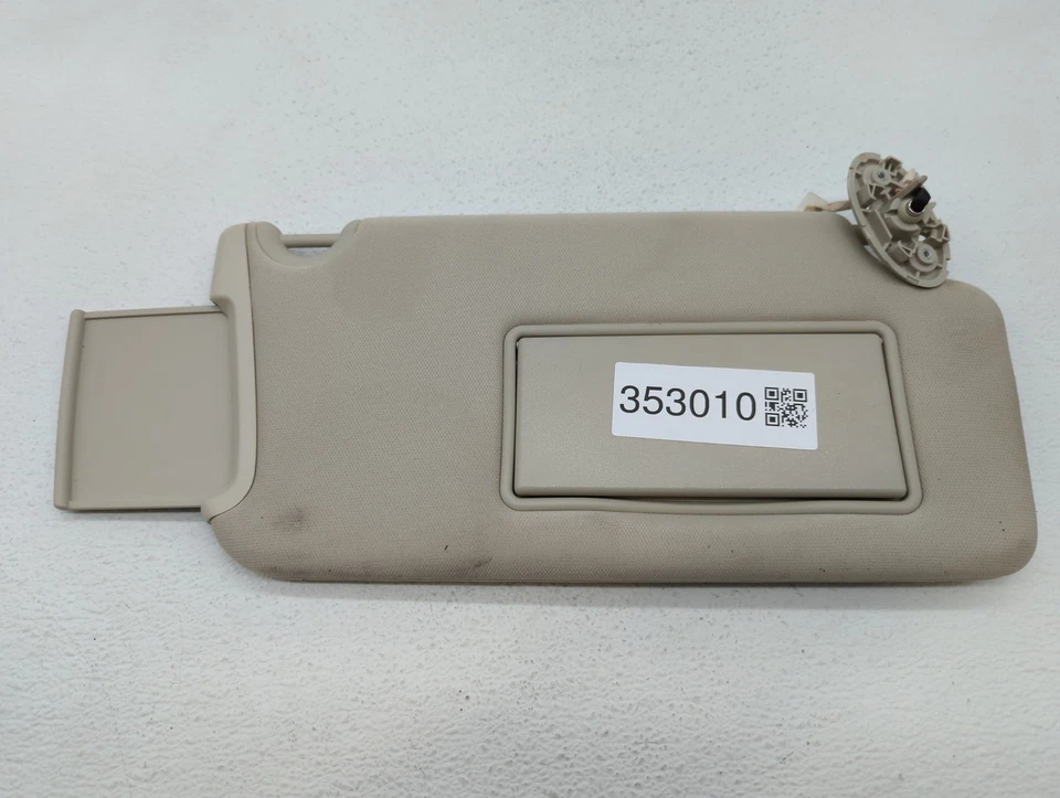 2015-2022 Chrysler 300 Passenger Sun Visor Mirror Right Sunvisor Cream BOWNG - Image 3 of 4