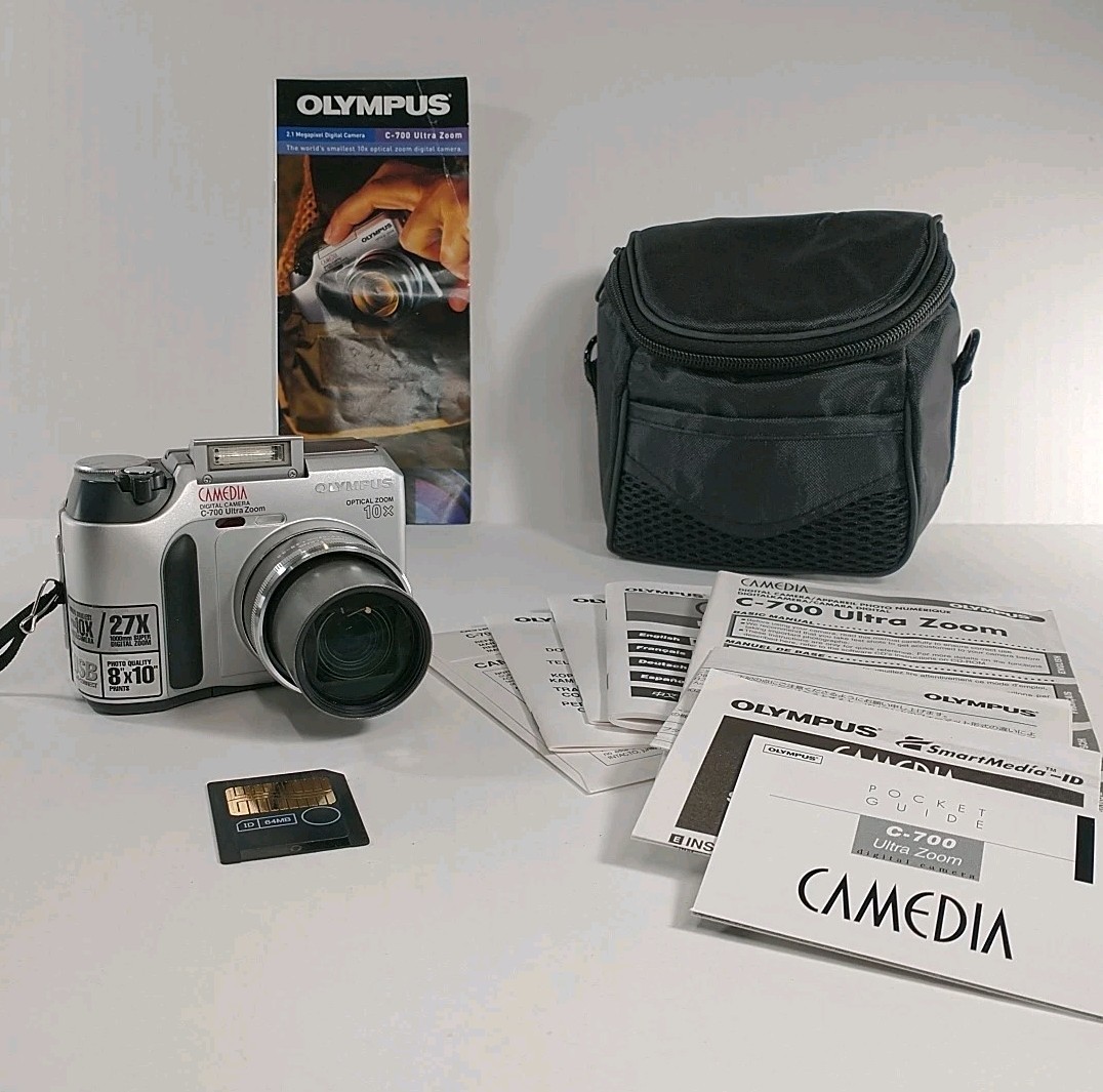 Olympus Camedia C-700 Ultra Zoom 2.1MP Digital Camera + SD Manual 
