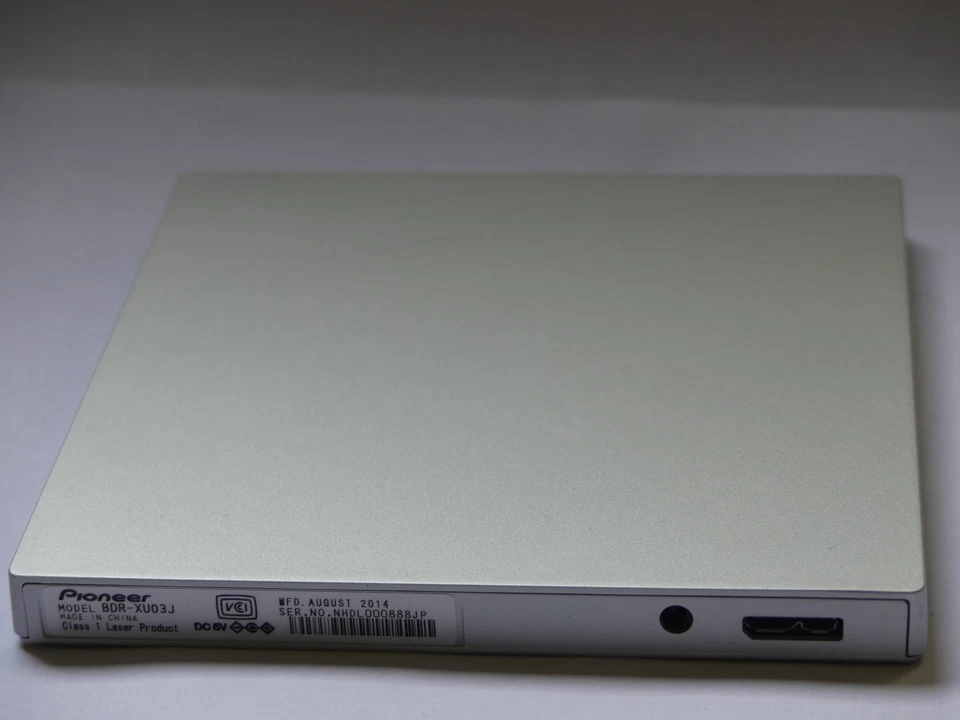 Unidad grabadora externa delgada Blu-Ray BDXL/DVD/CD Pioneer BDR-XU03J USB 3.0 Foto 2 de 4
