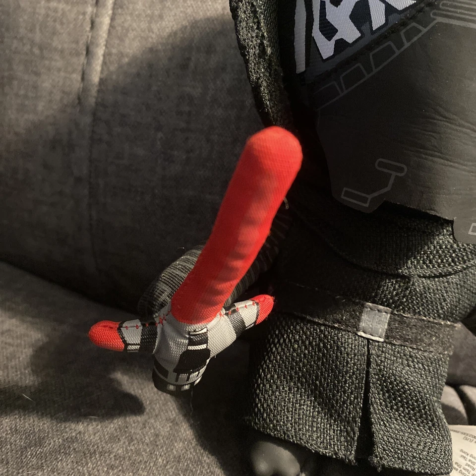 Muñeco de peluche súper deforme Kylo Ren Star Wars Force Awakens juguete de peluche con licencia Foto 3 de 4