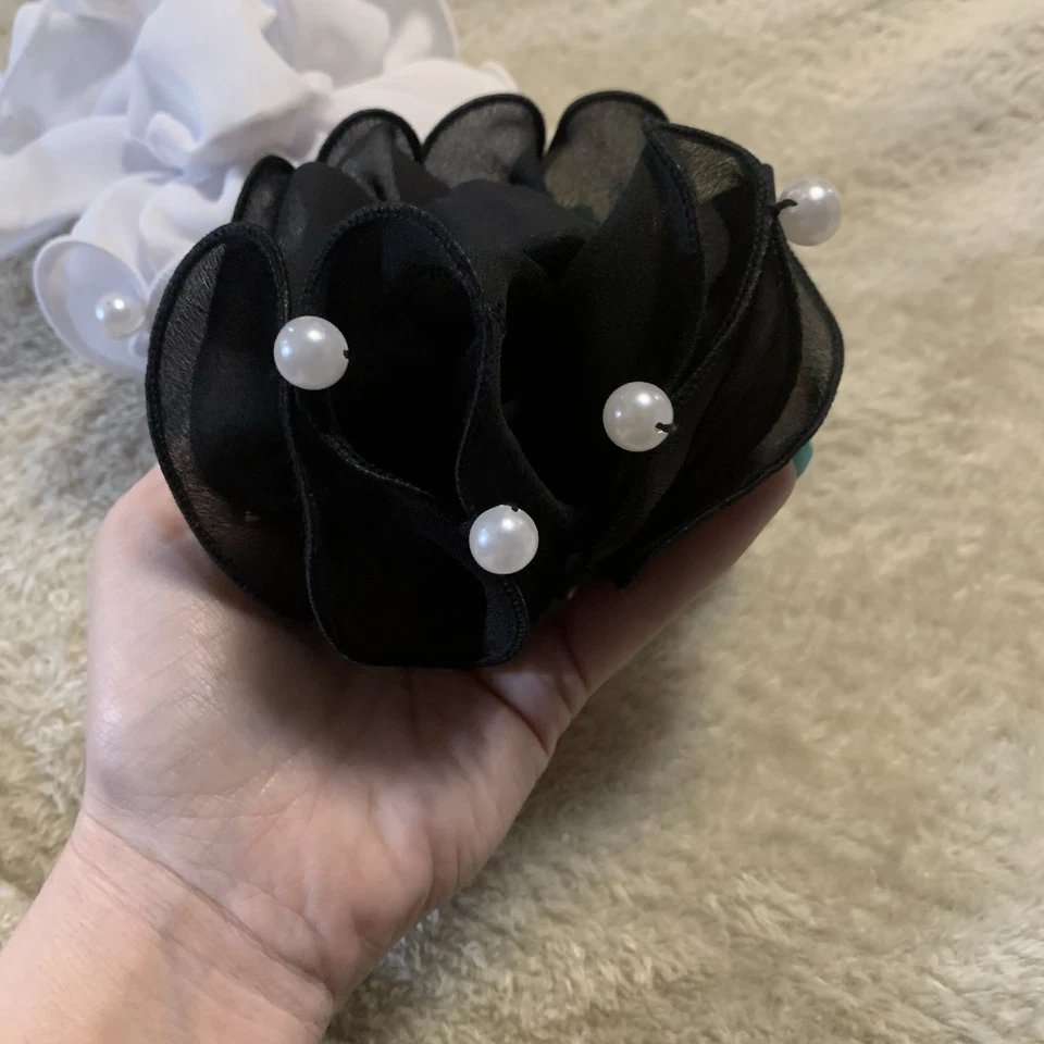 Lote de 2 pinzas para el pelo de colección años 90 lazo con volantes grandes perlas blancas negras Foto 4 de 4