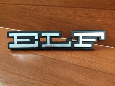 Isuzu Front Emblem Badge Fit Isuzu Elf Truck OEM NOS P/n 576210034