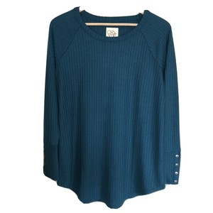 blue thermal top