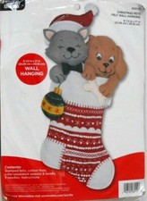  86914E BUCILLA "CHRISTMAS PETS" PUPPY  KITTEN FELT WALL HANGING KIT - NIP 