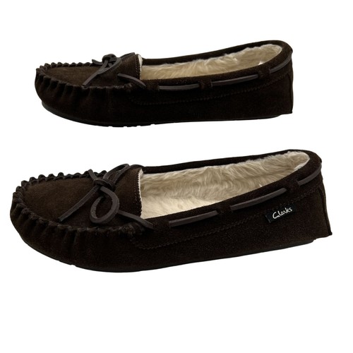 Clarks NEW Womens 9M Cocoa Brown Suede Moccasin Slippers Faux Fur Comfy Stylish - Picture 3 of 10