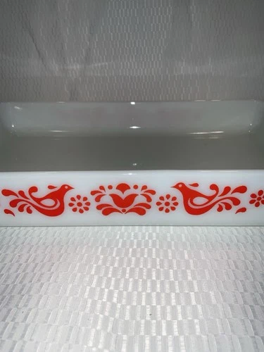 PYREX FRIENDSHIP PATTERN CASSEROLE  DISHES. SET OF TWO