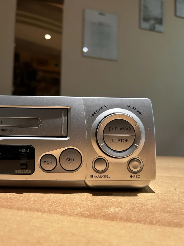 Sharp VHS VC-M35SM(SS) Video Cassette Recorder - Immagine 2 di 4