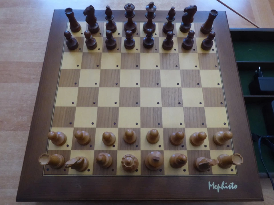 Mephisto I ESB Schachprogramm mit BDA + Netzteil aus ca. 1980 + Brett München - Bild 2 von 4