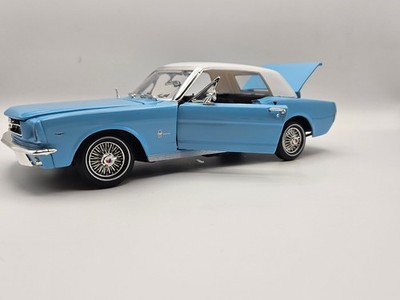 Ford Mustang James Bond 007 BJ 1964 Modell 1:18 IXO MOM79834