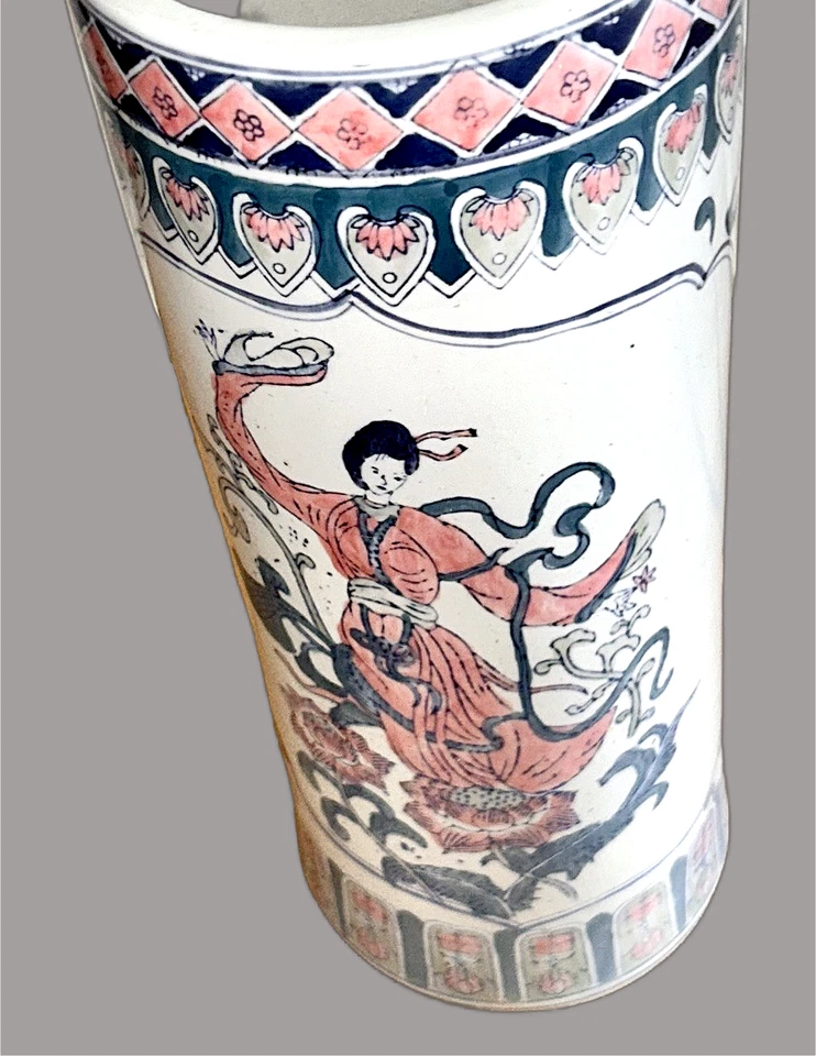 Jarrón vintage pintado a mano Famille Rose con soporte para paraguas - diseño de geisha y floral Foto 4 de 4