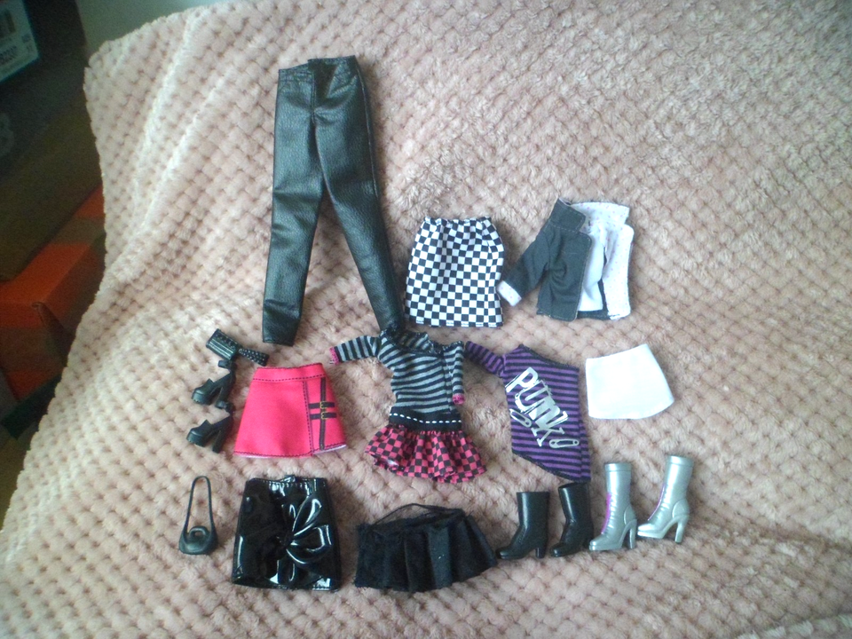BUNDLE BARBIE DOLLS CLOTHES ~BAGS ~ SHOES N BOOTS ~ GOTHIC PUNK ROCKER ...