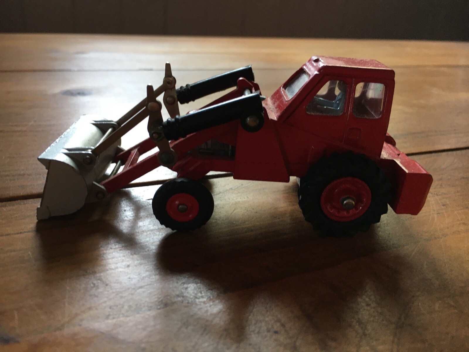 Dinky 437, Muir Hill 2WL Loader - Free Price Guide & Review