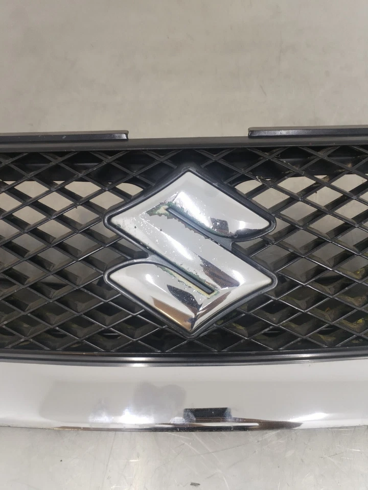 Suzuki Vitara front grill Mk3 2007 badge emblem matt black + Chrome 71743-65J0 - Image 4 of 4