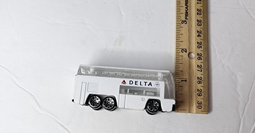 Real Toy White Delta Double Decker Bus, Made in China, 1:64 scale - Picture 10 of 11