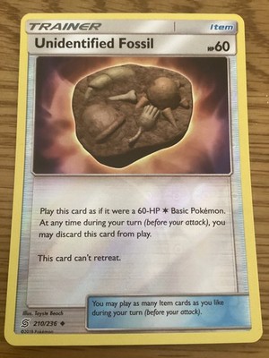 Unidentified Fossil Pokemon Karte 207/236 R/ Holo Gebraucht - Sonne & Mond/C Finsternis Set