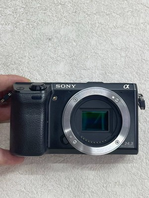 Sony Alpha NEX-7 24.3MP Mirrorless Digital Camera Body with Battery&Card&Charger