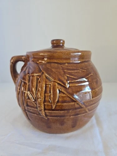 McCoy Pottery "Pea Pod" Caramel Brown Single Handled Bean Pot/Planter