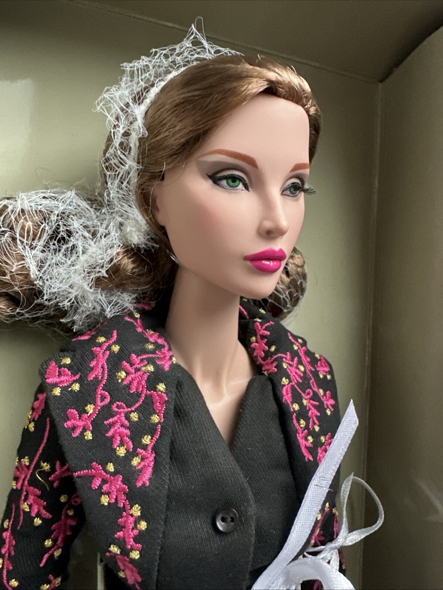 INTEGRITY FR16 Obsidian Culture Hanne Erikson BRUNETTE 16” Doll