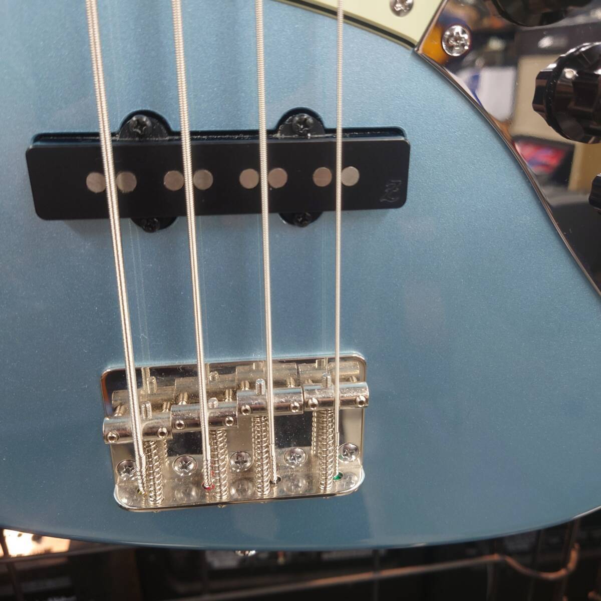 Electric Bass Guitar Atelier Z Vintage♯604 Custom S/N Electric Bass Guitar Atelier Z Vintage♯604 Custom S/N