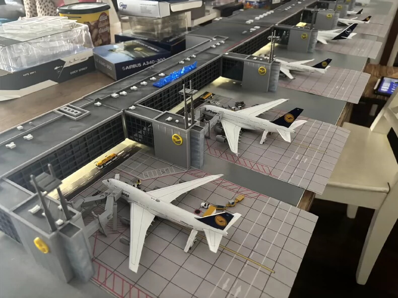 3D Printed 1/400 Frankfurt airport terminal gate model