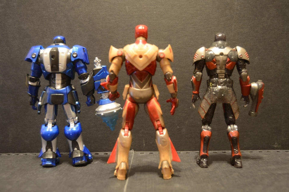Figuras de acción Iron Man 2 Concept Series Mission Tech Armor ToysR Us 2010 Foto 3 de 4